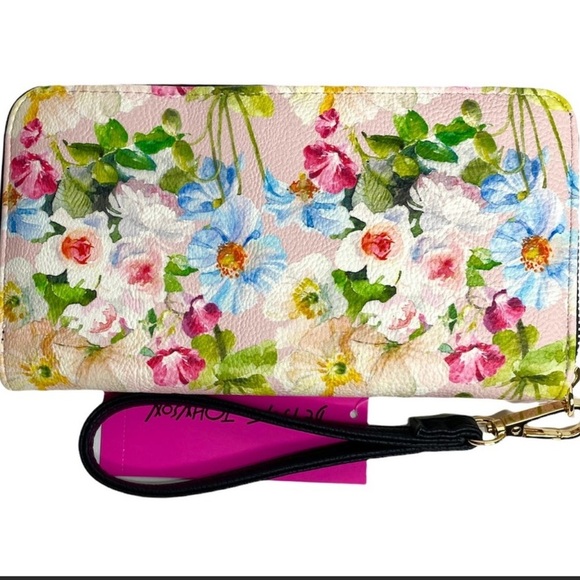 Betsey Johnson zip around wallet! - Picture 2 of 5